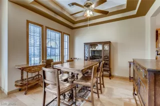 Photo #2: 2316569 Listing