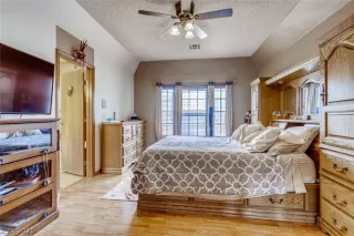 Photo #4: 2316569 Listing