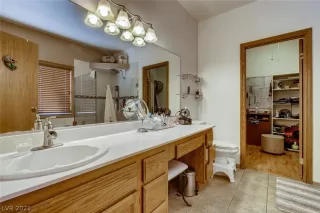 Photo #6: 2316569 Listing