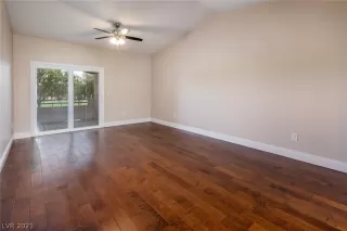 Photo #2: 2316573 Listing