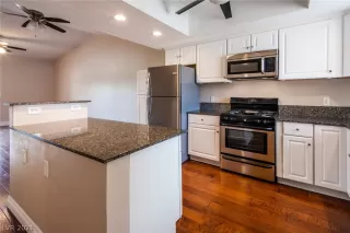 Photo #5: 2316573 Listing