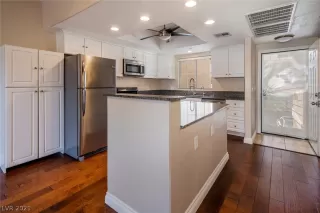 Photo #6: 2316573 Listing