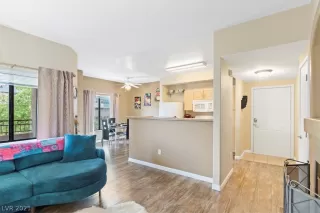 Photo #4: 2316581 Listing