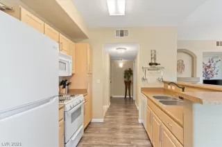 Photo #6: 2316581 Listing