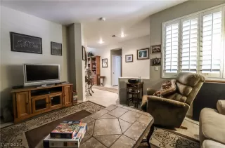 Photo #5: 2316595 Listing 