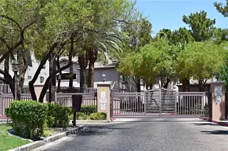 Photo #2: 2316641 Listing 