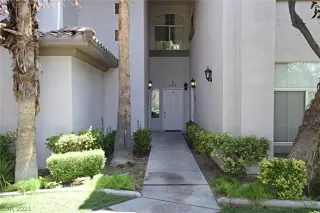 Photo #4: 2316641 Listing 