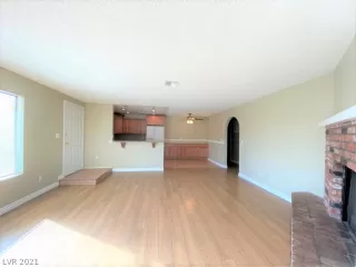 Photo #2: 2316643 Listing 