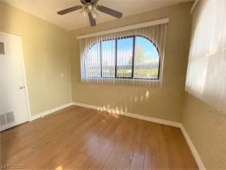 Photo #3: 2316643 Listing 