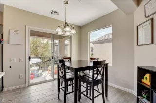 Photo #4: 2316681 Listing
