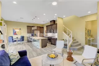 Photo #4: 2316685 Listing 