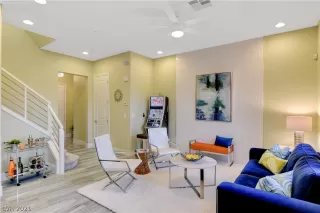 Photo #5: 2316685 Listing 