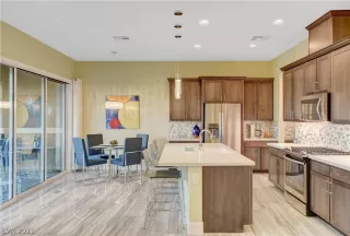 Photo #6: 2316685 Listing 