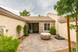 Photo #2: 2316700 Listing