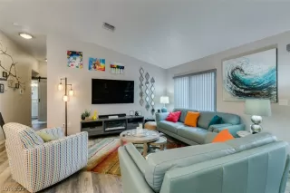 Photo #5: 2316700 Listing