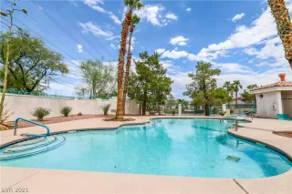 Photo #1: 2316702 Listing 