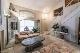 Photo #2: 2316702 Listing 