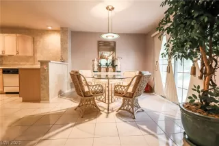 Photo #3: 2316702 Listing 