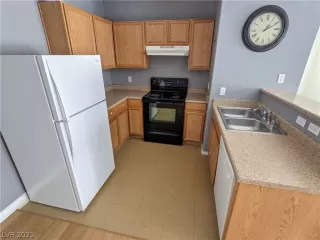 Photo #4: 2316714 Listing