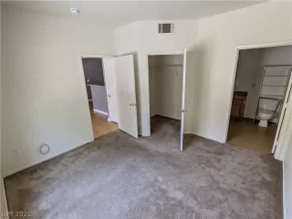 Photo #5: 2316714 Listing