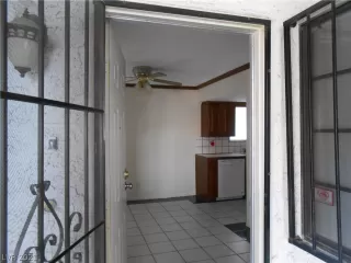 Photo #3: 2316749 Listing