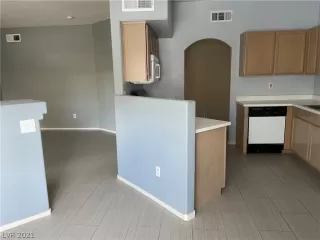 Photo #1: 2316754 Listing