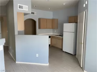 Photo #2: 2316754 Listing