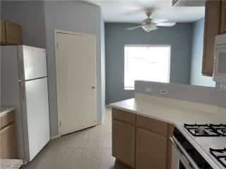 Photo #3: 2316754 Listing