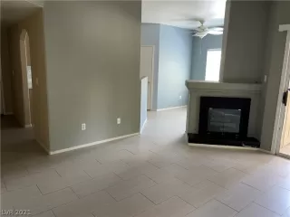 Photo #5: 2316754 Listing