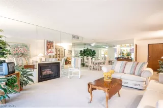 Photo #3: 2316760 Listing