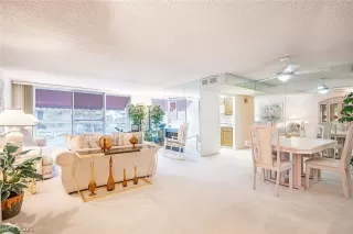 Photo #4: 2316760 Listing