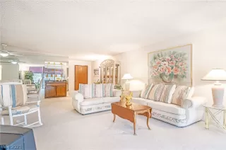 Photo #6: 2316760 Listing