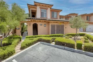 Photo #1: 2316796 Listing 