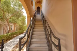 Photo #2: 2316796 Listing 