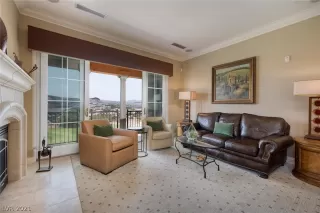 Photo #5: 2316796 Listing 