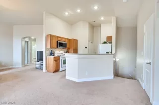 Photo #3: 2316801 Listing 