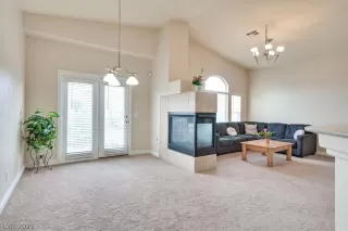 Photo #4: 2316801 Listing 