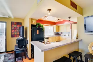 Photo #1: 2316808 Listing