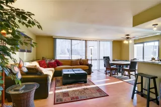 Photo #2: 2316808 Listing