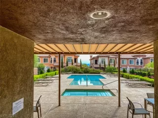 Photo #1: 2316811 Listing