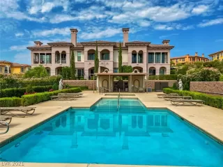 Photo #4: 2316811 Listing