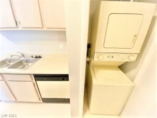 Photo #4: 2316814 Listing 