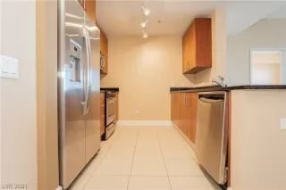 Photo #2: 2316856 Listing