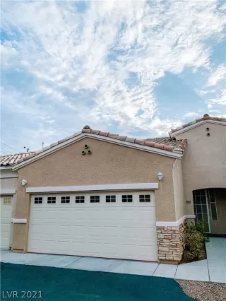 Photo #4: 2316859 Listing