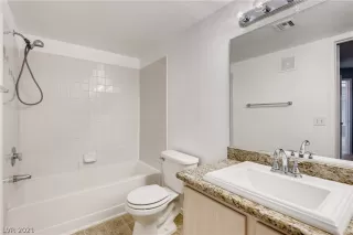 Photo #6: 2316897 Listing