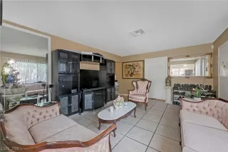 Photo #6: 2316903 Listing 