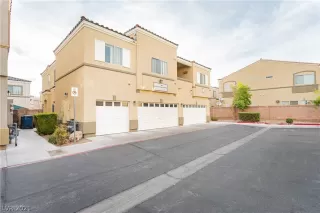 Photo #4: 2316935 Listing 