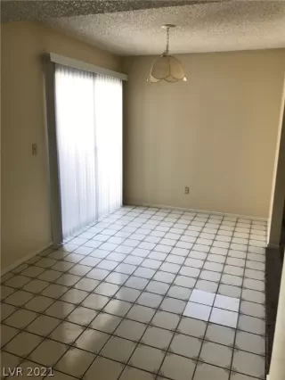 Photo #5: 2316950 Listing 