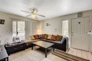 Photo #3: 2317002 Listing