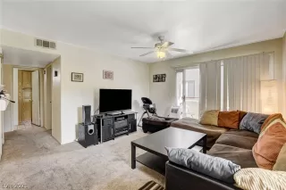 Photo #4: 2317002 Listing